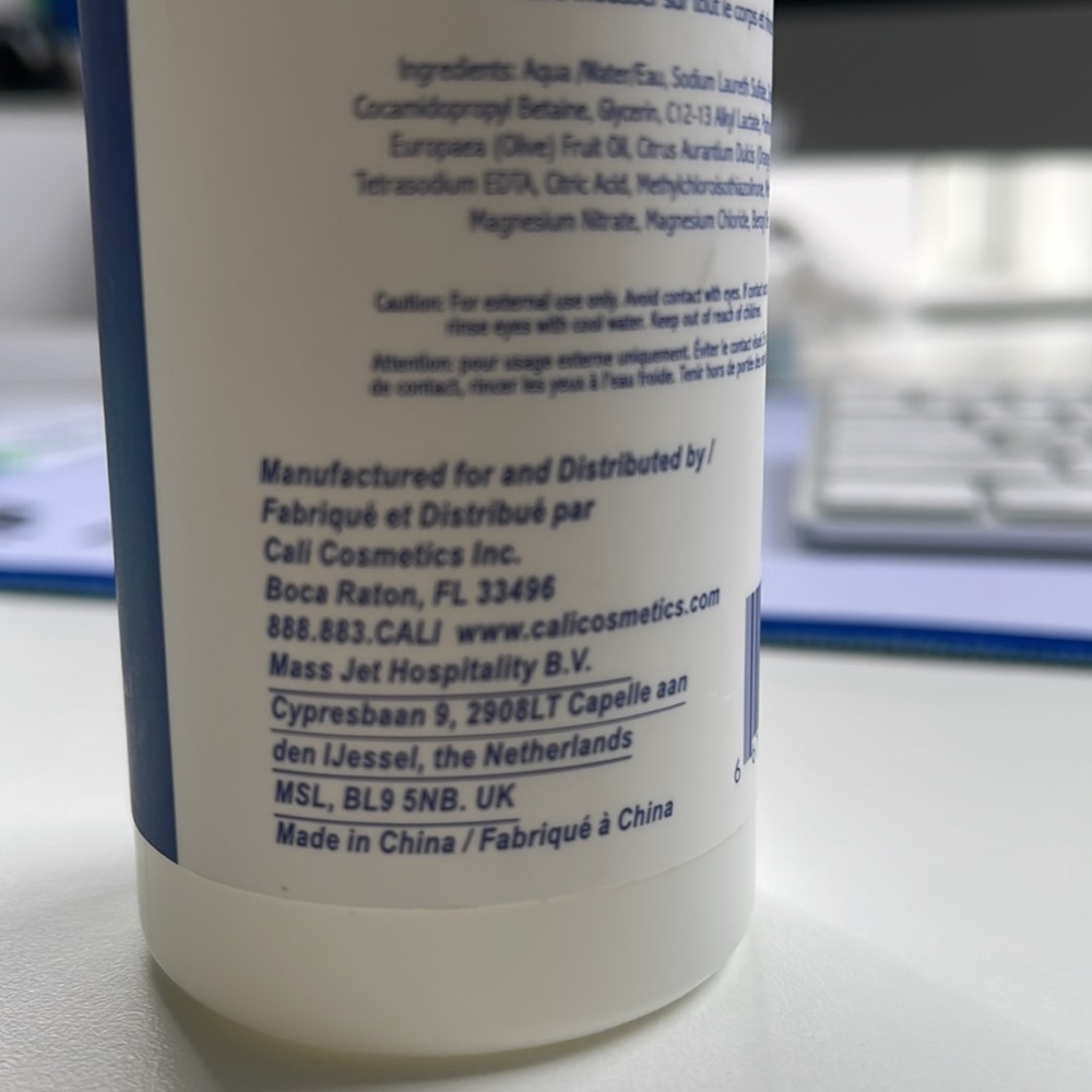 Baronessa Cali's Islands of Italy Bath Gel - CAPRI - 237 ml / 8 fl oz. - Picture 3 of 5
